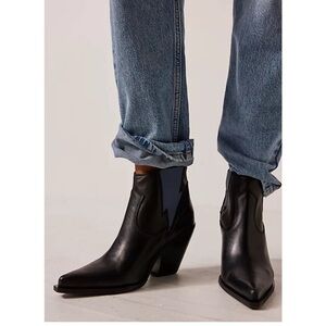 Free People Flash Chelsea Western Boots Ankle Black Leather Size 7 NEW